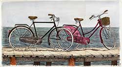 Biciclette sul pontile di legno